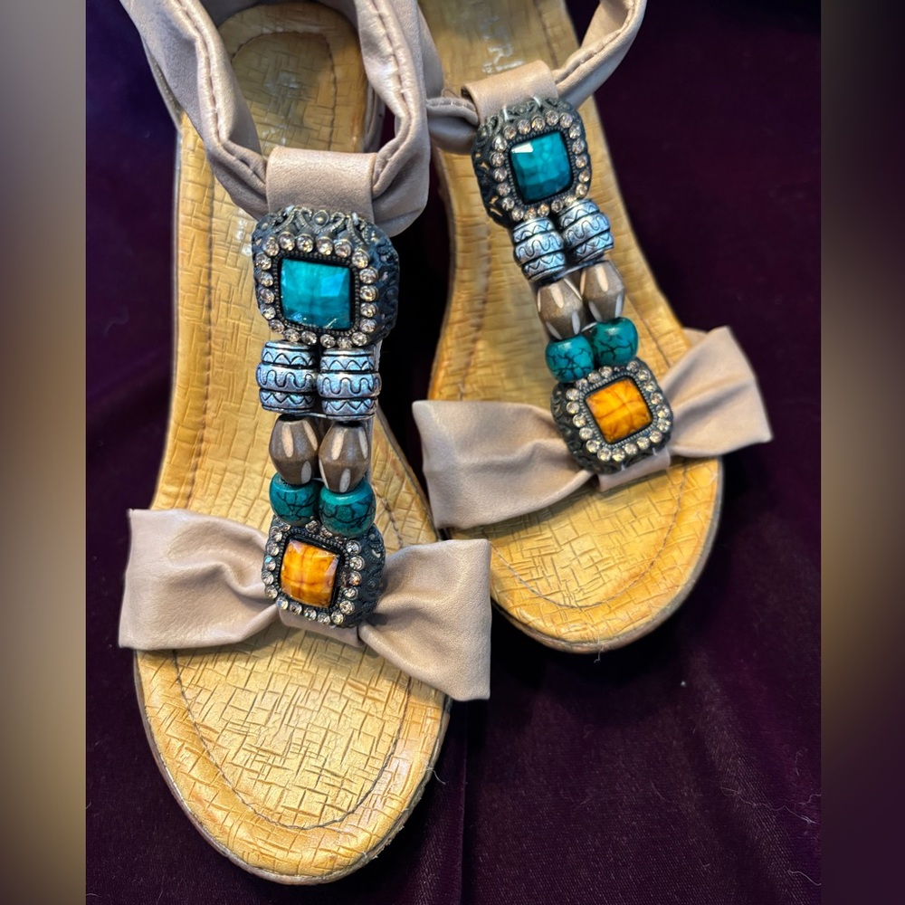 PATRIZIA by Spring Step Women’s Beige Beaded-Jeweled T-Strap Wedge Platform SZ 8 - Picture 5 of 15